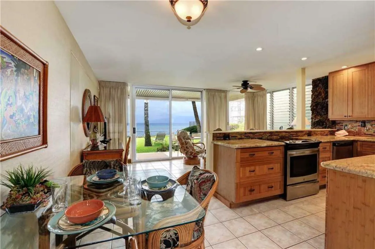 2 Bedroom Ocean Front Condo In Honokowai - Sleeps 6 - Pikake #A6 Napili-Honokowai Holiday home